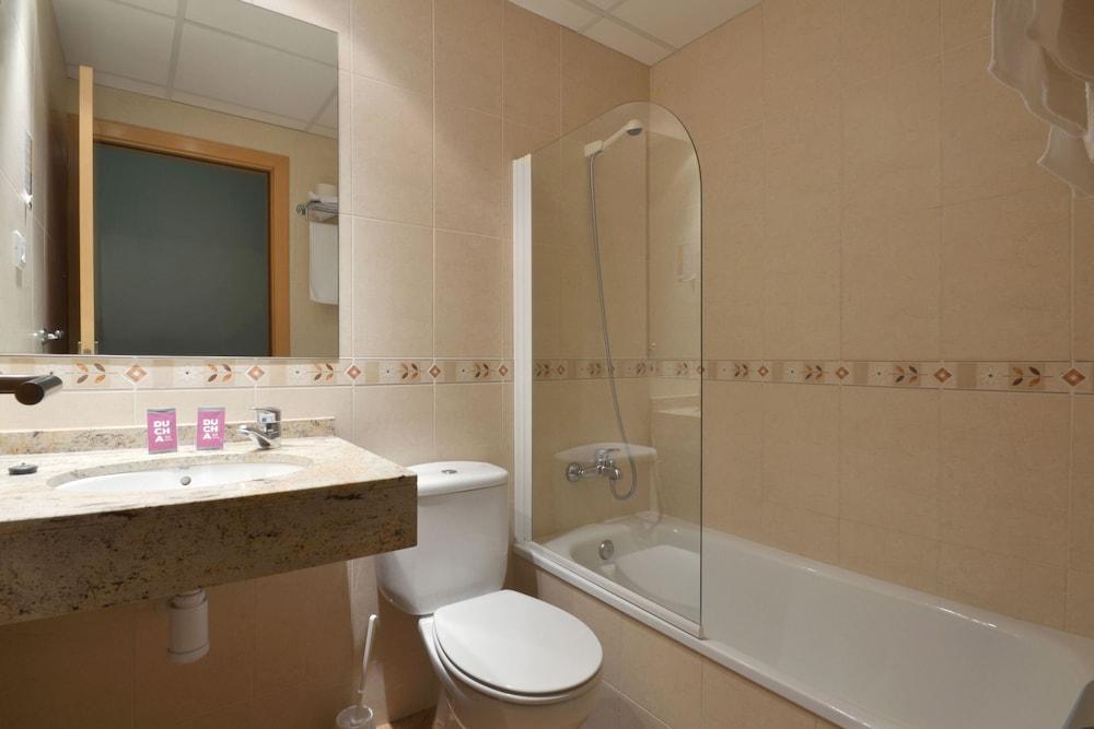 El Cami Hotel カンブリルス エクステリア 写真