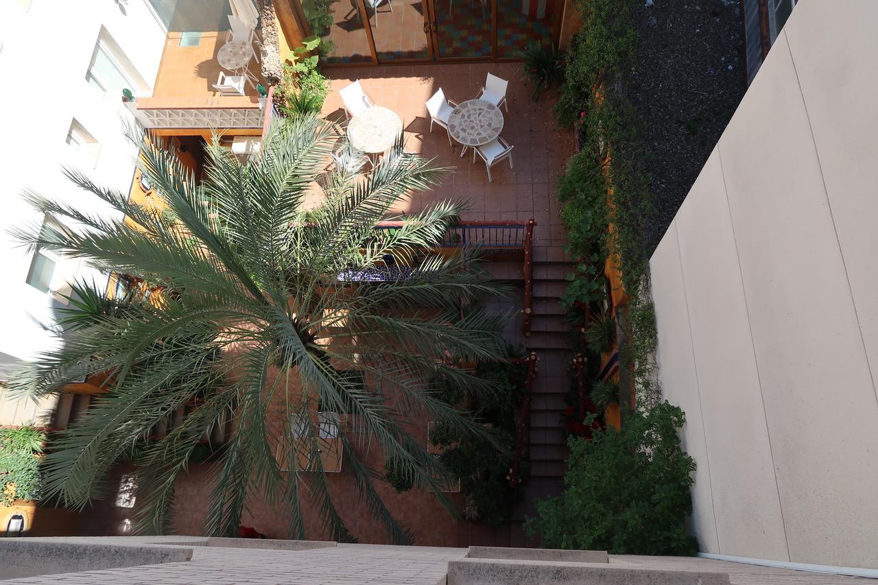 El Cami Hotel カンブリルス エクステリア 写真
