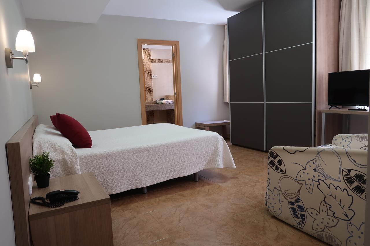 El Cami Hotel カンブリルス エクステリア 写真