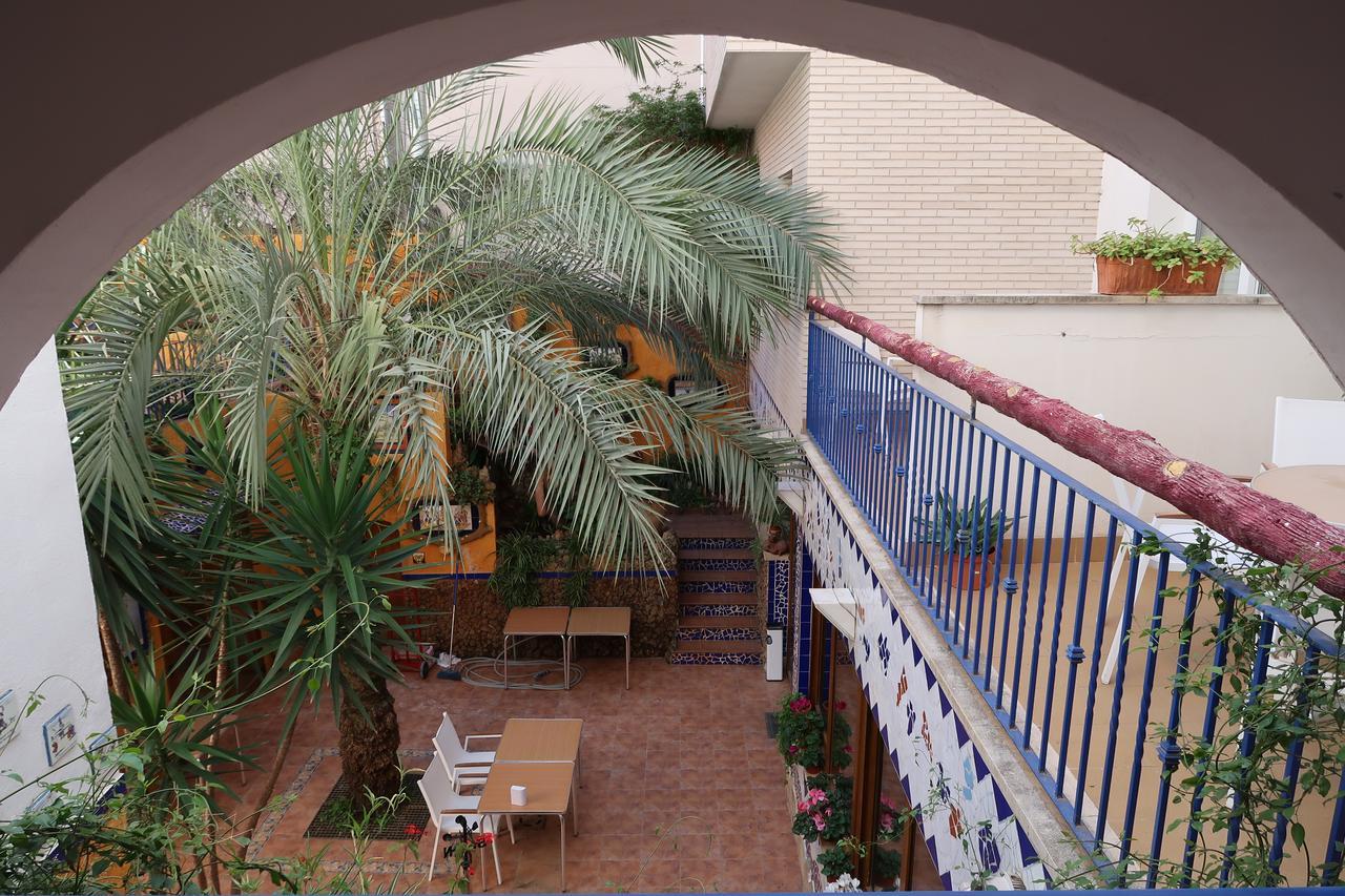 El Cami Hotel カンブリルス エクステリア 写真