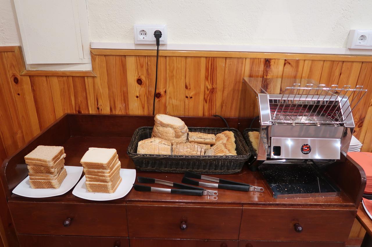 El Cami Hotel カンブリルス エクステリア 写真