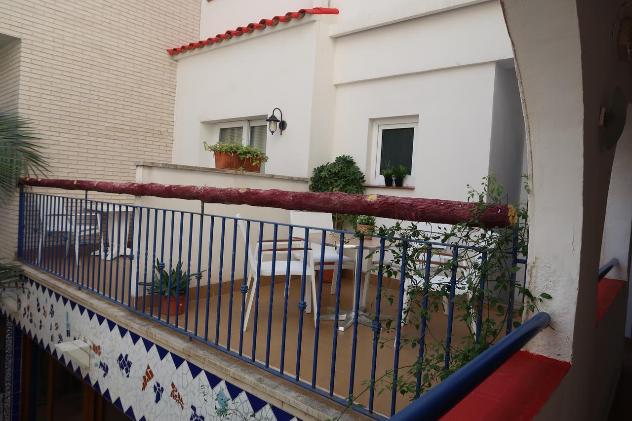 El Cami Hotel カンブリルス エクステリア 写真