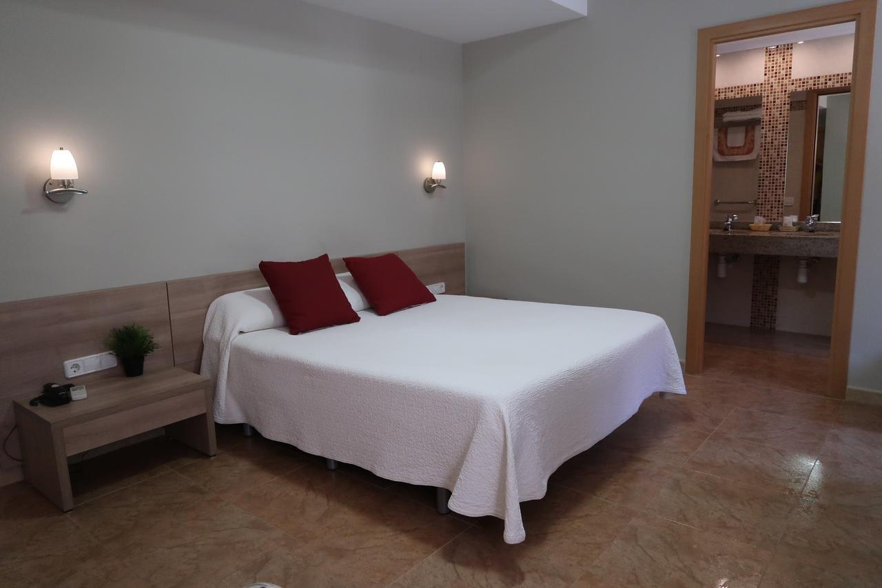 El Cami Hotel カンブリルス エクステリア 写真