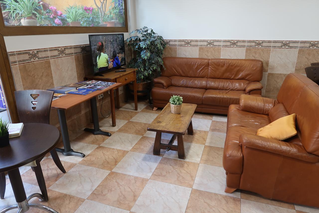 El Cami Hotel カンブリルス エクステリア 写真